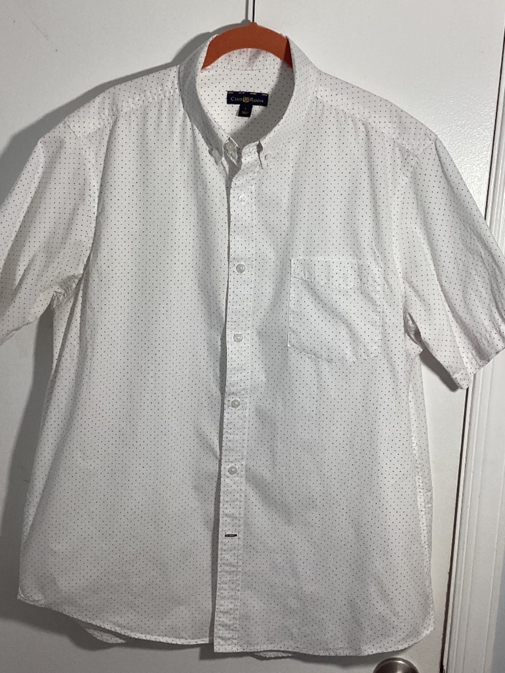CLUB ROOM MEN'S SZ LARGE BUTTON DOWN SHIRT  WHITE NAVY DOTS POCKET SHORT SLEEVE